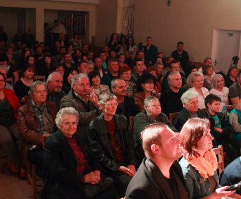 23.04.2016 - Divadelné a hudobné predstavenie dobrovoľníkov z Re