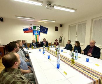 Aktuality / Ustanovujúce zasadnutie obecného zastupiteľstva - foto
