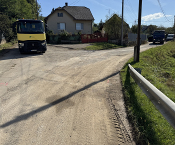Aktuality / Rekonštrukcia komunikácie obec Rešica - foto