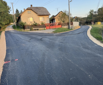 Aktuality / Rekonštrukcia komunikácie obec Rešica - foto